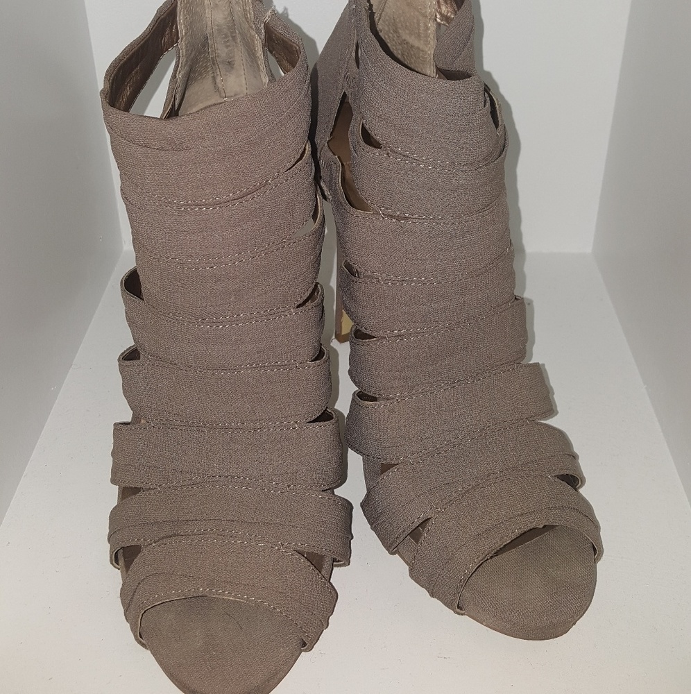 BCBG HEELS